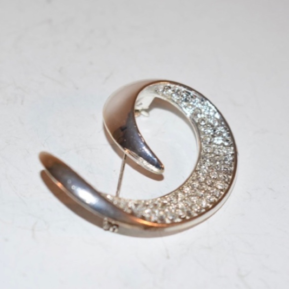 Vintage‎ silvertone rhinestone Brooch swirl crescent shrimp style